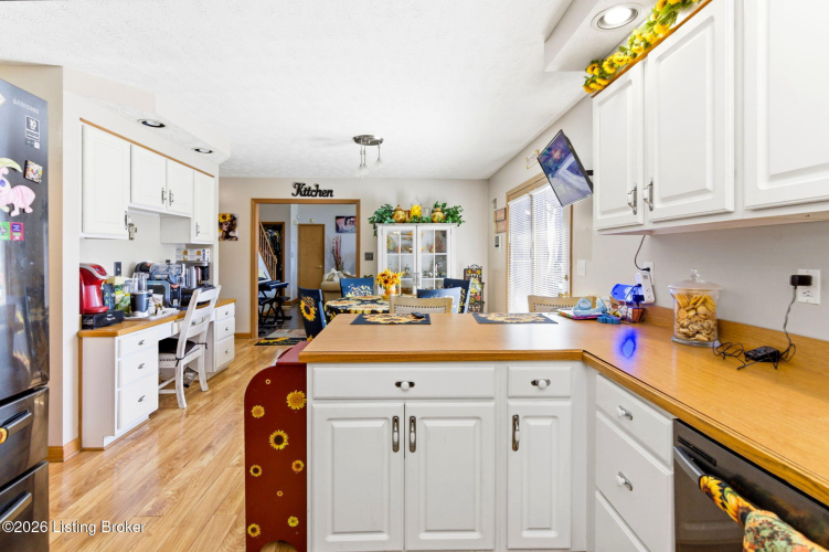 Listing Image 13