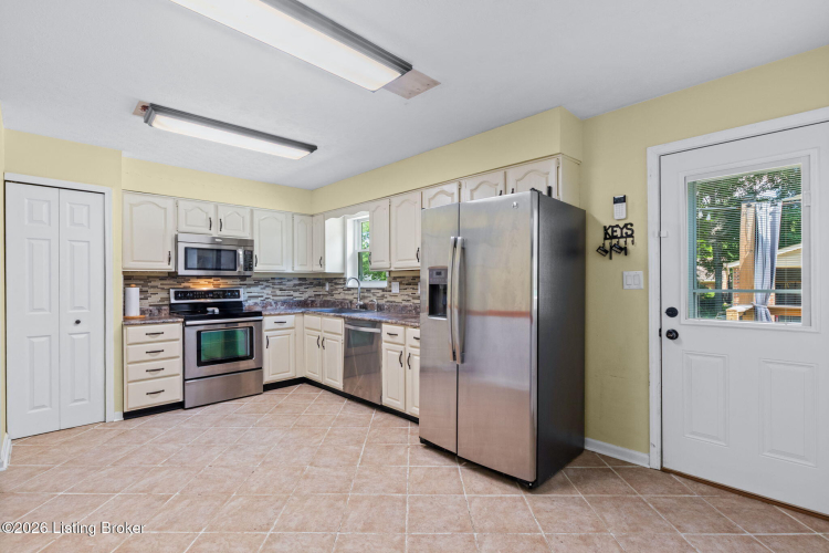 Listing Image 14