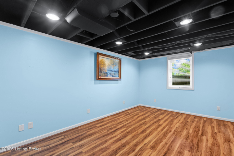 Listing Image 32