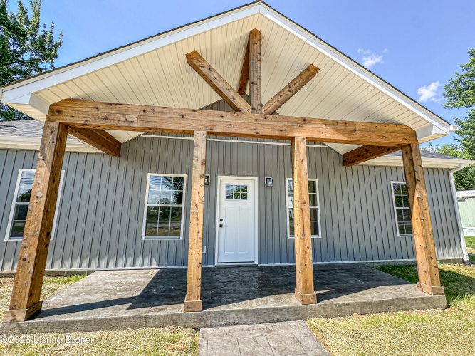Listing Image 4
