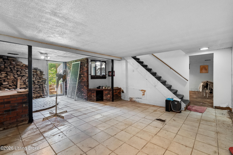 Listing Image 24