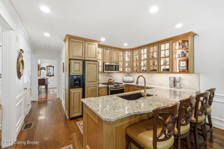 Listing Image 12