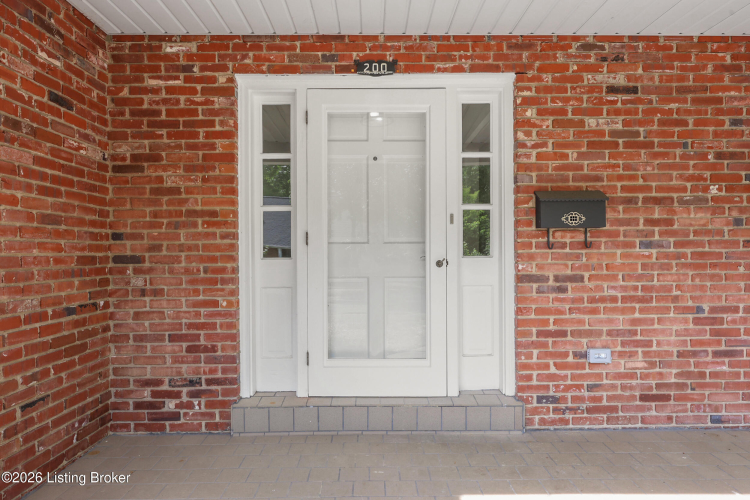 Listing Image 4