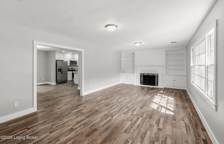 Listing Image 5