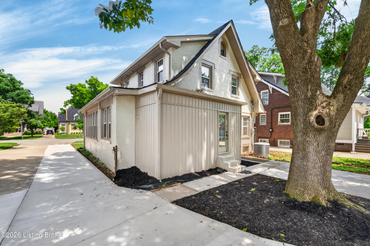 Listing Image 53