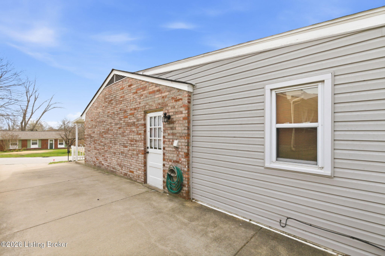 Listing Image 24