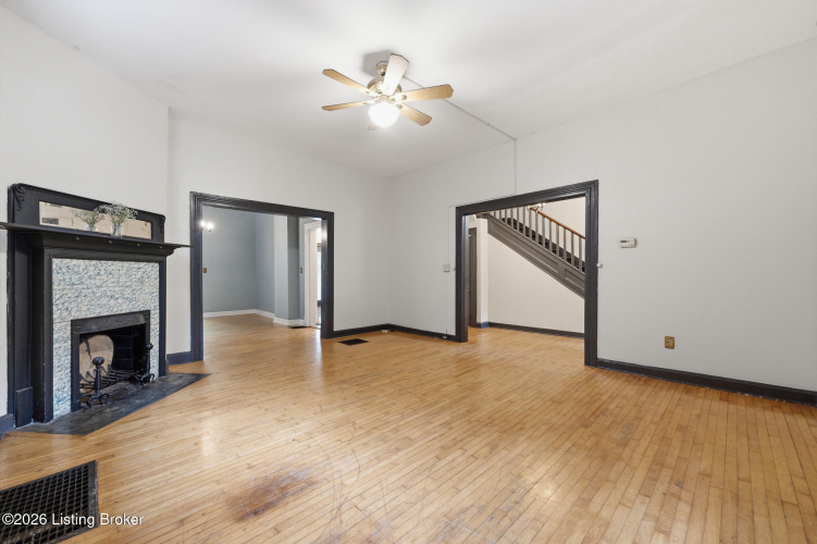 Listing Image 16