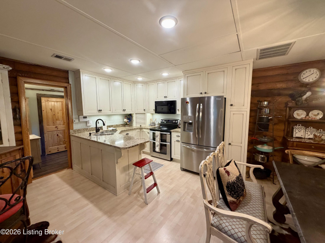 Listing Image 19