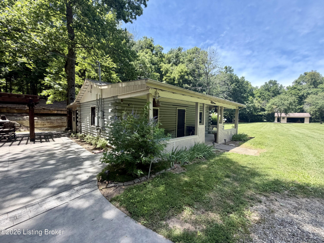 Listing Image 4