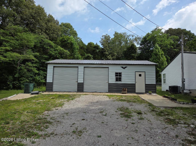 Listing Image 4