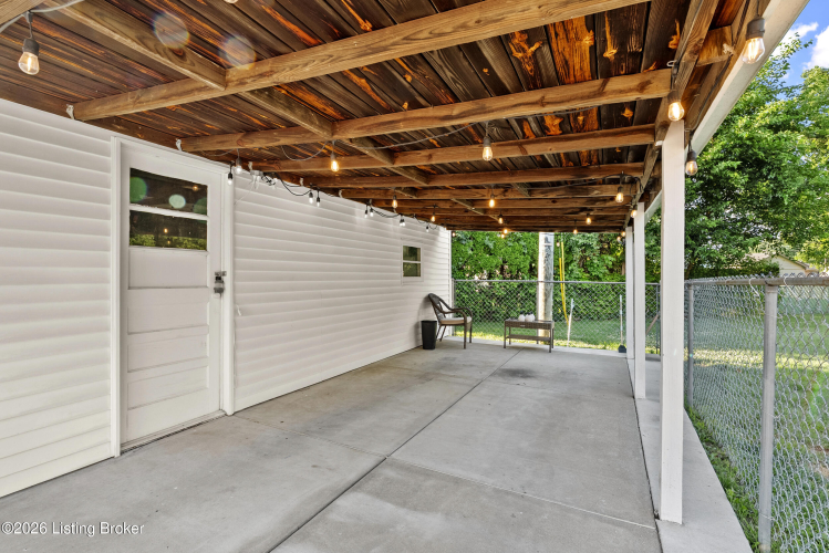 Listing Image 8