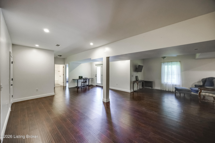 Listing Image 107