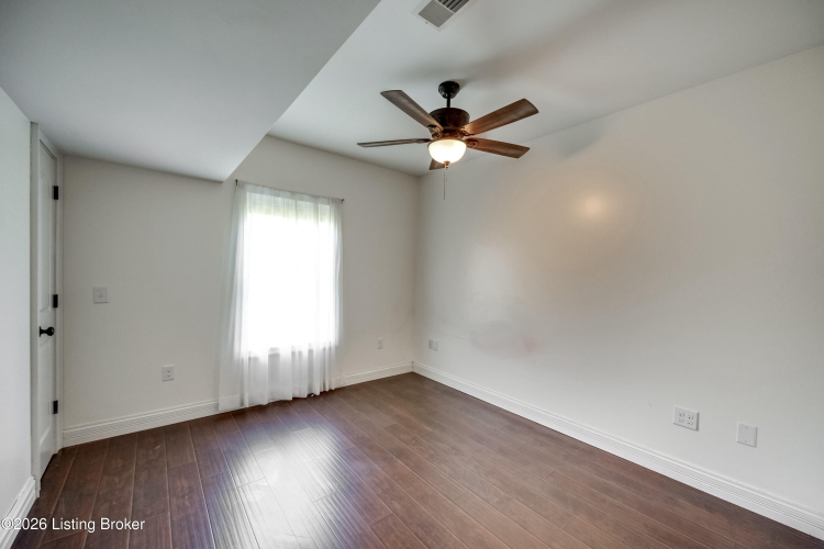 Listing Image 109