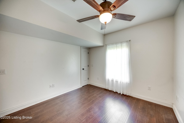 Listing Image 112