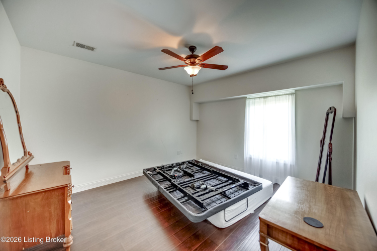 Listing Image 117