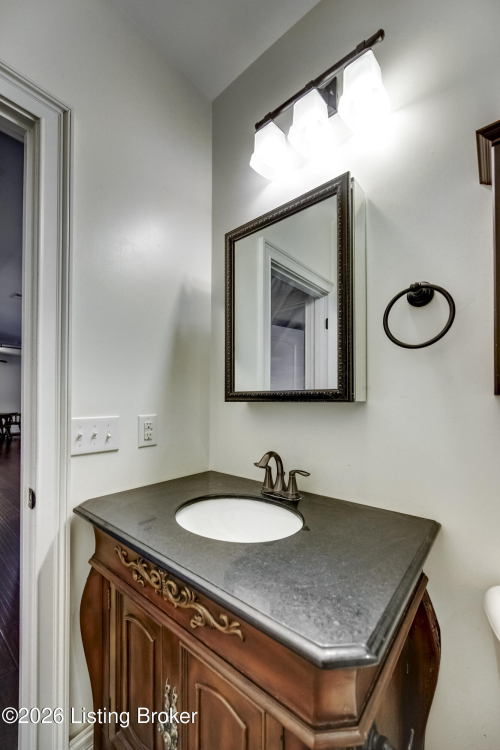 Listing Image 123