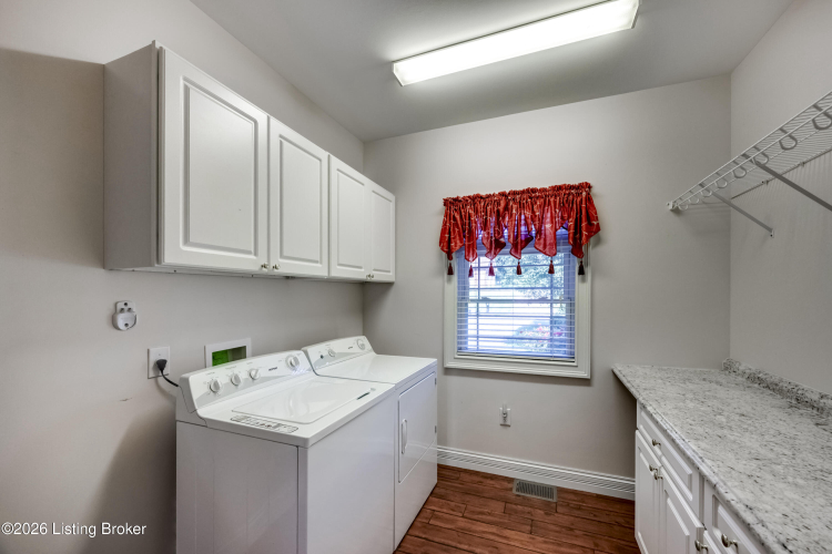 Listing Image 52