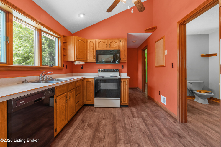 Listing Image 15