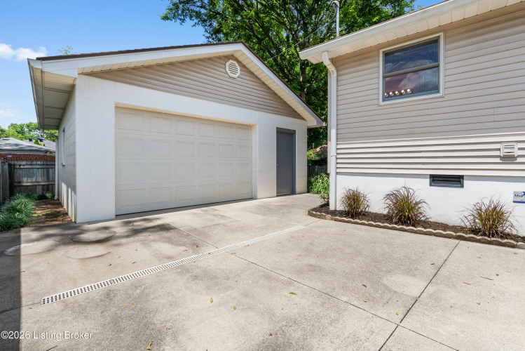 Listing Image 42