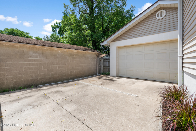 Listing Image 43