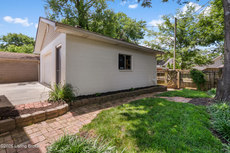 Listing Image 44