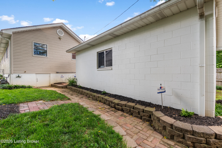 Listing Image 46