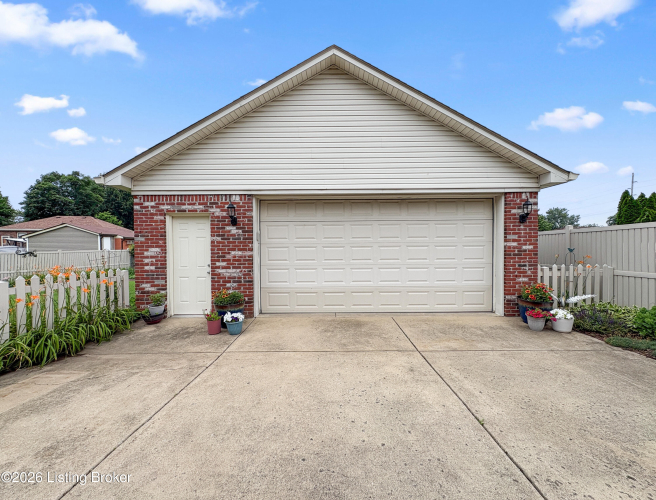 Listing Image 36