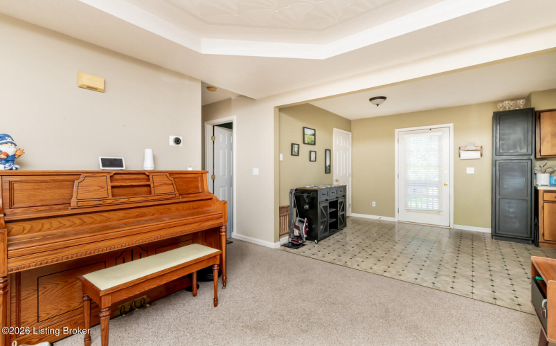 Listing Image 12
