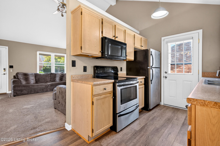 Listing Image 11