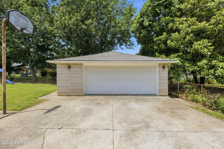 Listing Image 40