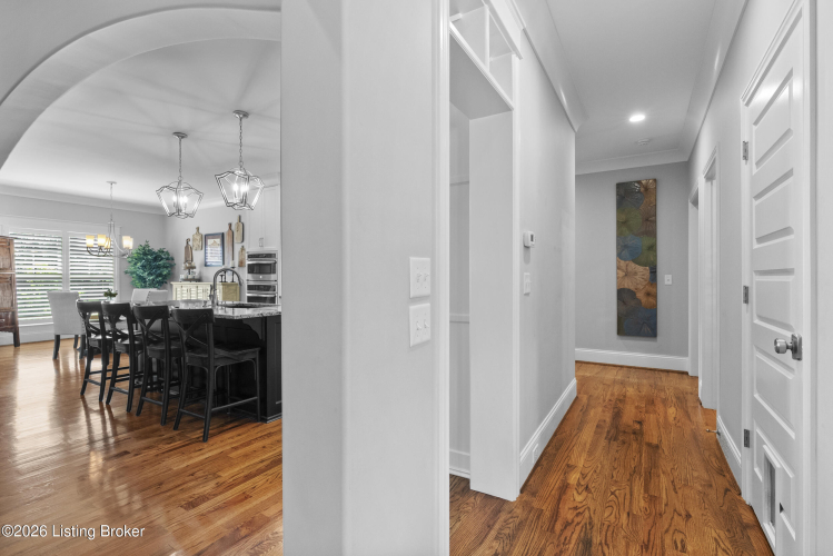 Listing Image 52