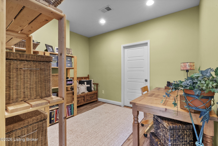 Listing Image 54