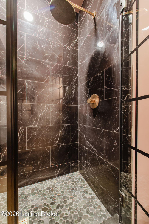 Listing Image 80