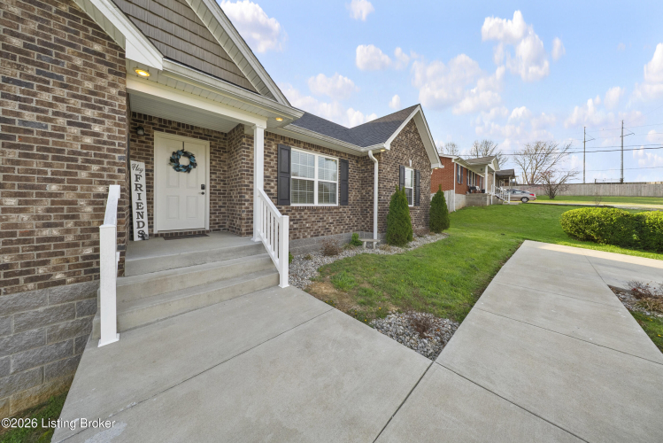 Listing Image 4
