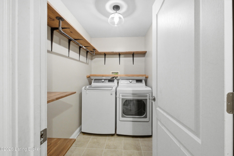 Listing Image 45