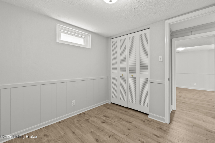 Listing Image 53