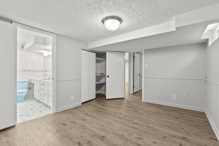 Listing Image 55