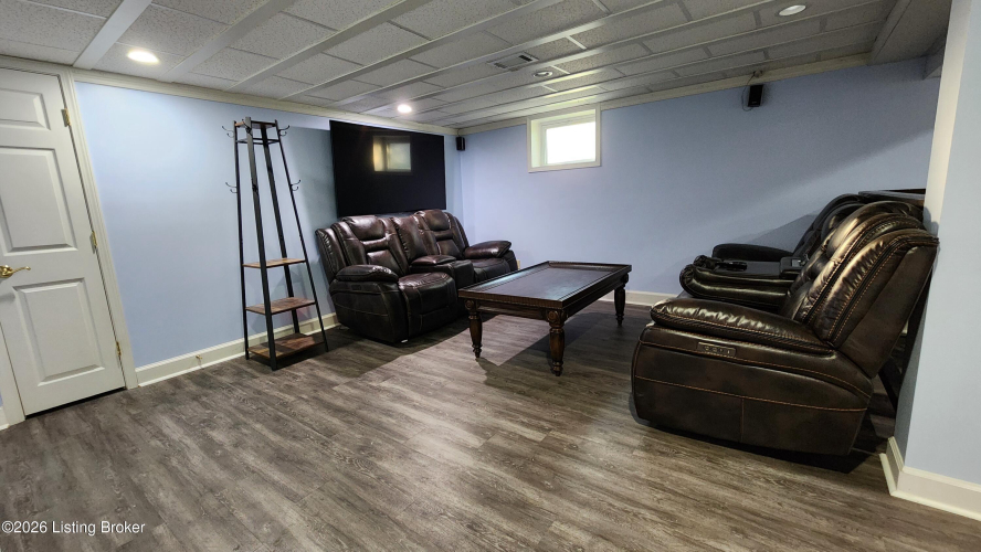 Listing Image 22