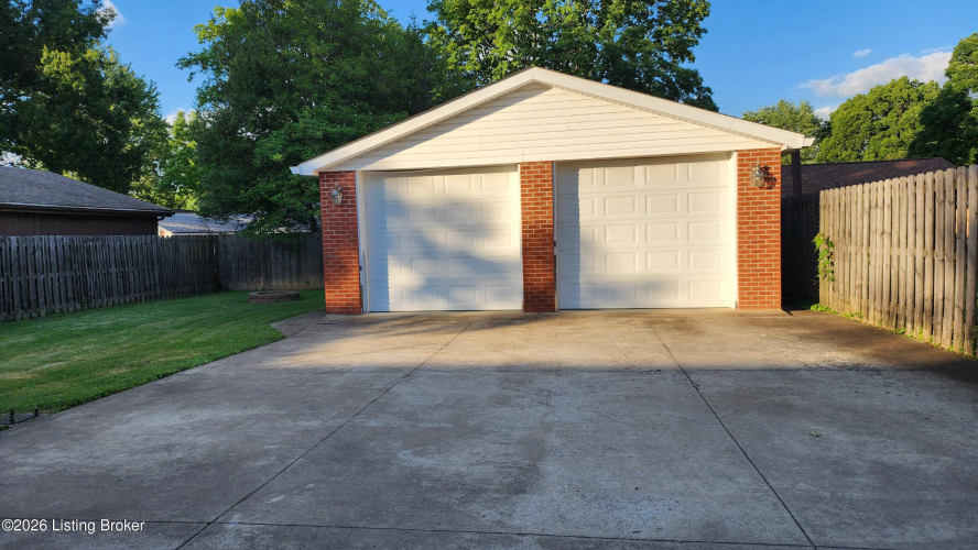 Listing Image 32