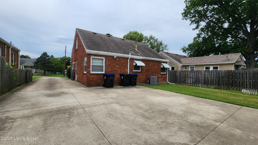 Listing Image 36