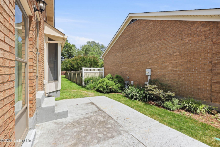 Listing Image 52