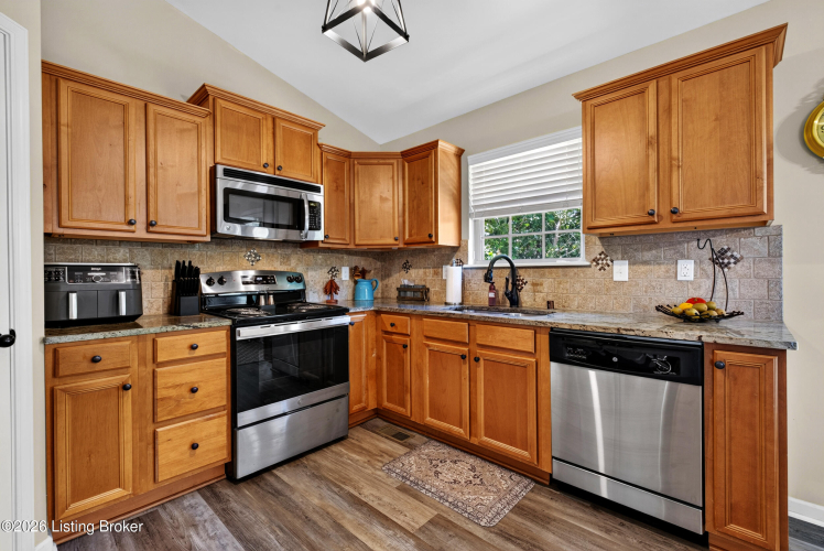 Listing Image 10