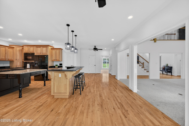 Listing Image 16