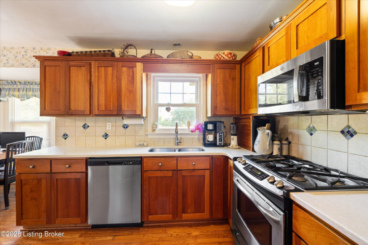 Listing Image 9