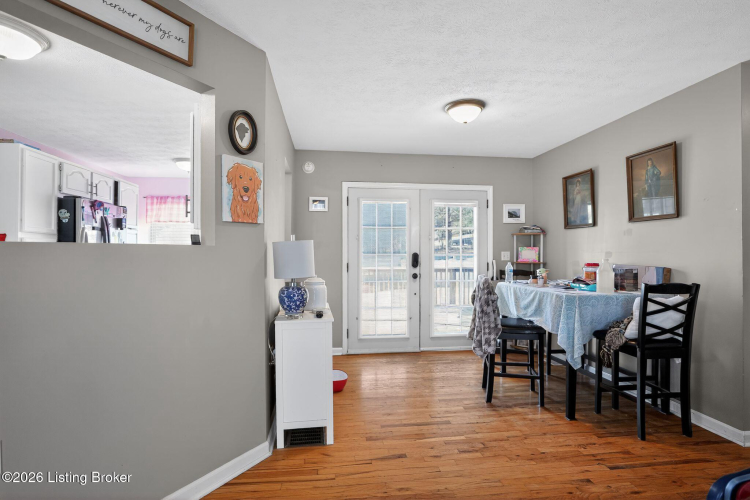 Listing Image 17