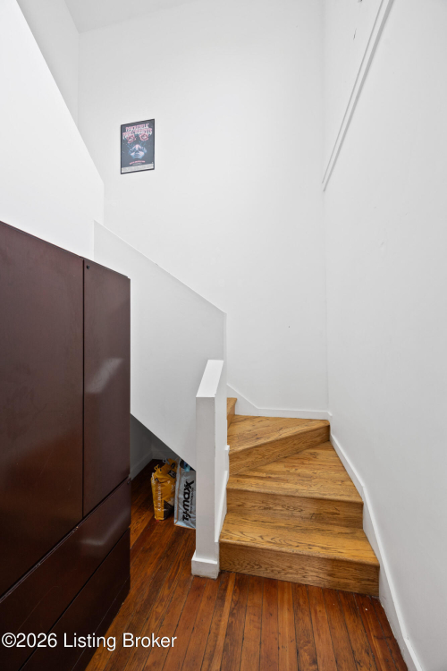 Listing Image 16