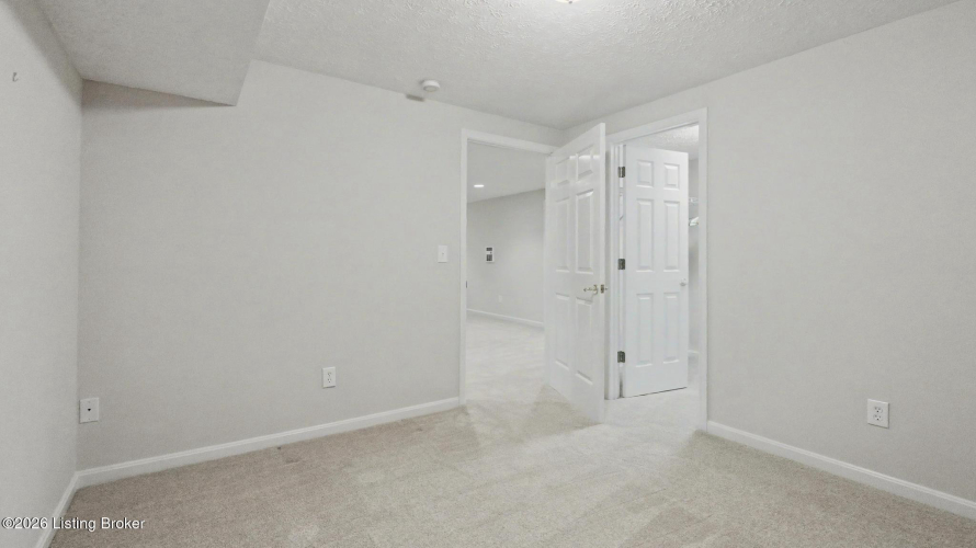Listing Image 37