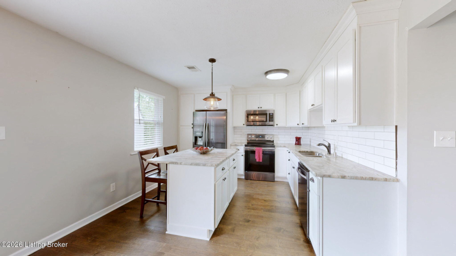 Listing Image 9