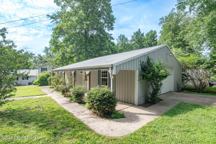 Listing Image 19