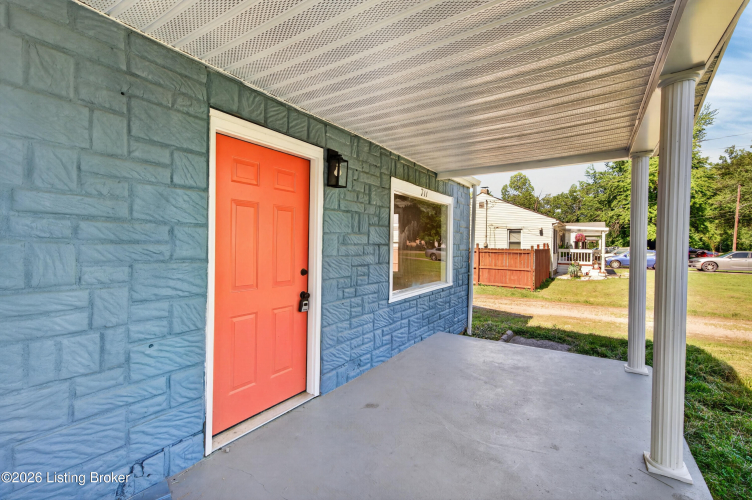 Listing Image 4